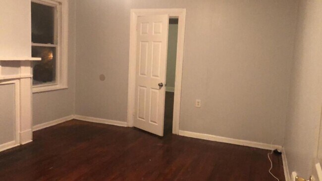 Building Photo - 208 Pennington Ave