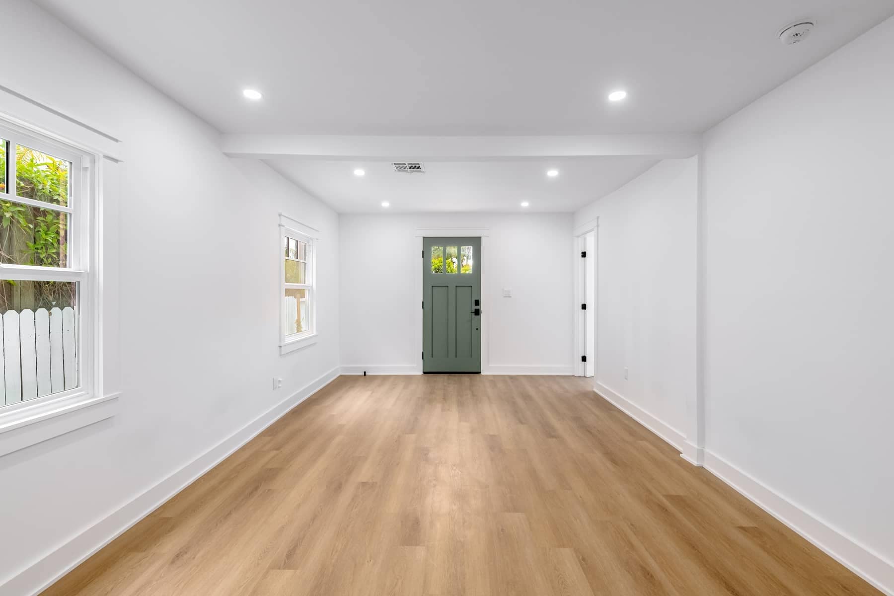 Building Photo - 1425 Cabrillo Ave