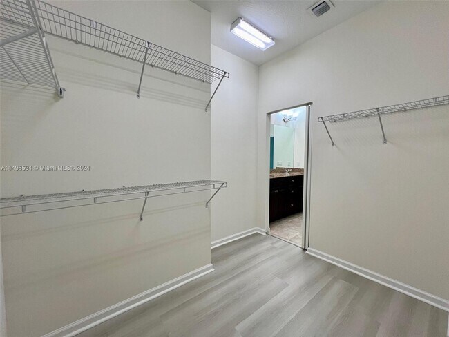 Building Photo - 12541 NW 32nd Manor