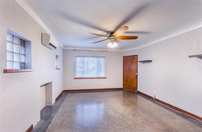 Building Photo - 6000 Arendes Dr