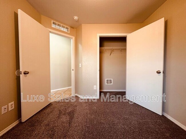 Building Photo - 3615 Janus