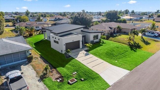 Building Photo - 1017 NE 4th Pl