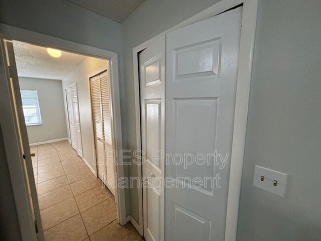 Building Photo - 1031 Columbia Ave