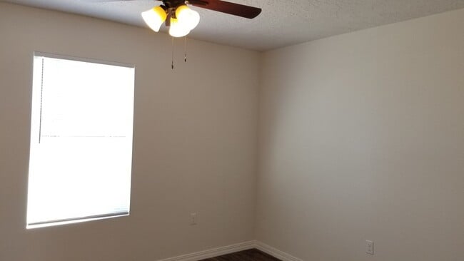 Building Photo - NEW LUXURY ONE BEDROOM APARTMENT UNFURNISHED