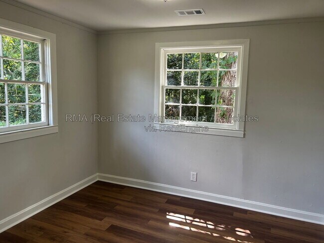 Building Photo - 1342 Drewery Ave