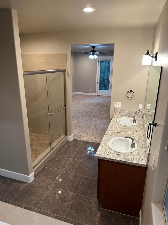 Building Photo - 4 Bedroom 2.5 Bath Foresthill rental oppor...