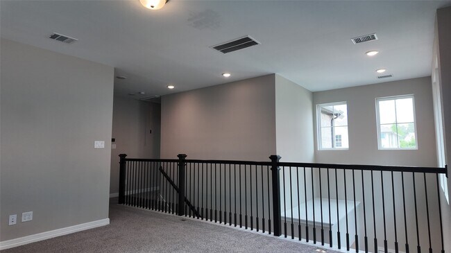 Building Photo - 360 Mallorn Ln