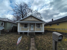 Building Photo - 2322 S Mulberry St