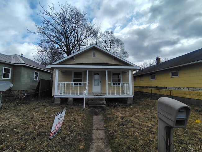 Building Photo - 2322 S Mulberry St