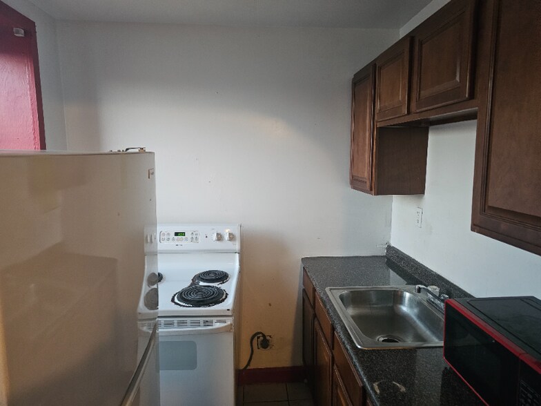 Building Photo - 52 Clinton St