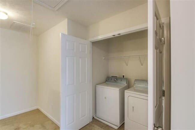 Building Photo - Brentwood Town home for lease