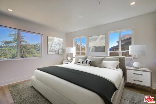 Building Photo - 400 N Avenue 66