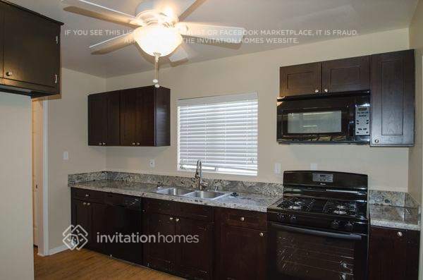 Building Photo - 3310 N Golden Ave