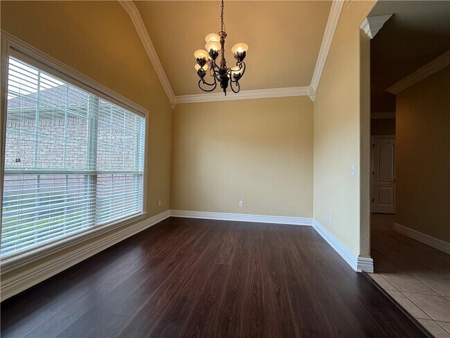 Building Photo - 5203 S Brooks Cir