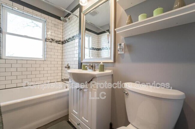 Building Photo - 7334 Marshall St