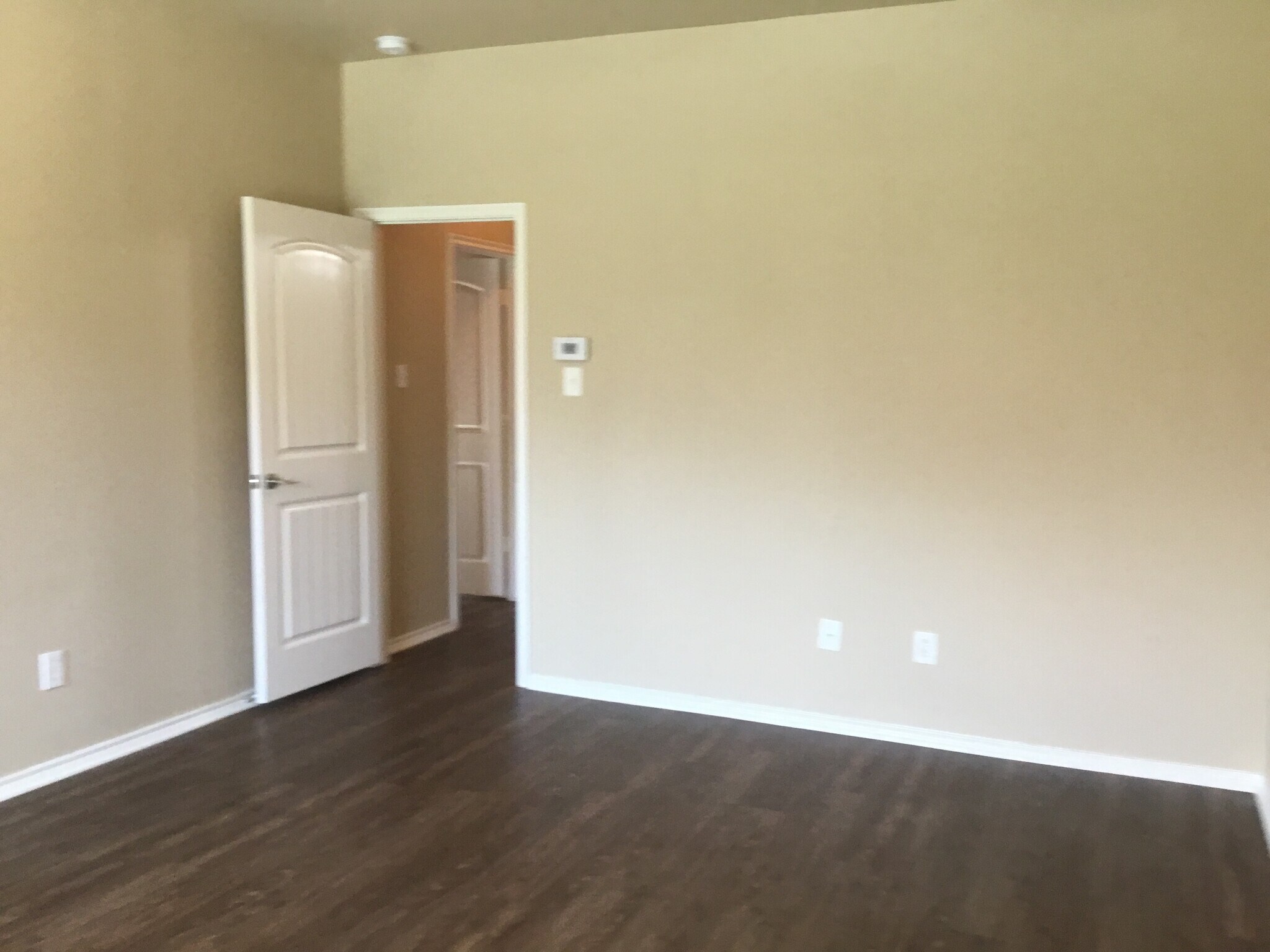 Building Photo - 1116 Lake Hollow Dr