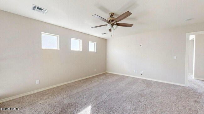 Building Photo - 14925 Pebble Hills Blvd