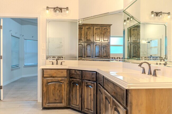 Building Photo - "Coming Soon! Spacious 4-Bed, 3-Bath Home in Killeen's Preston Hollow – 2781 Sq Ft of Comfort!"