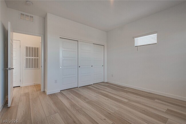 Building Photo - 900 Elmwood Frst Ln