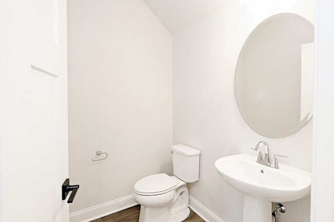 Building Photo - 2229 Leeham St