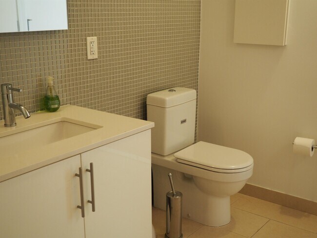 Building Photo - 50 Dey St