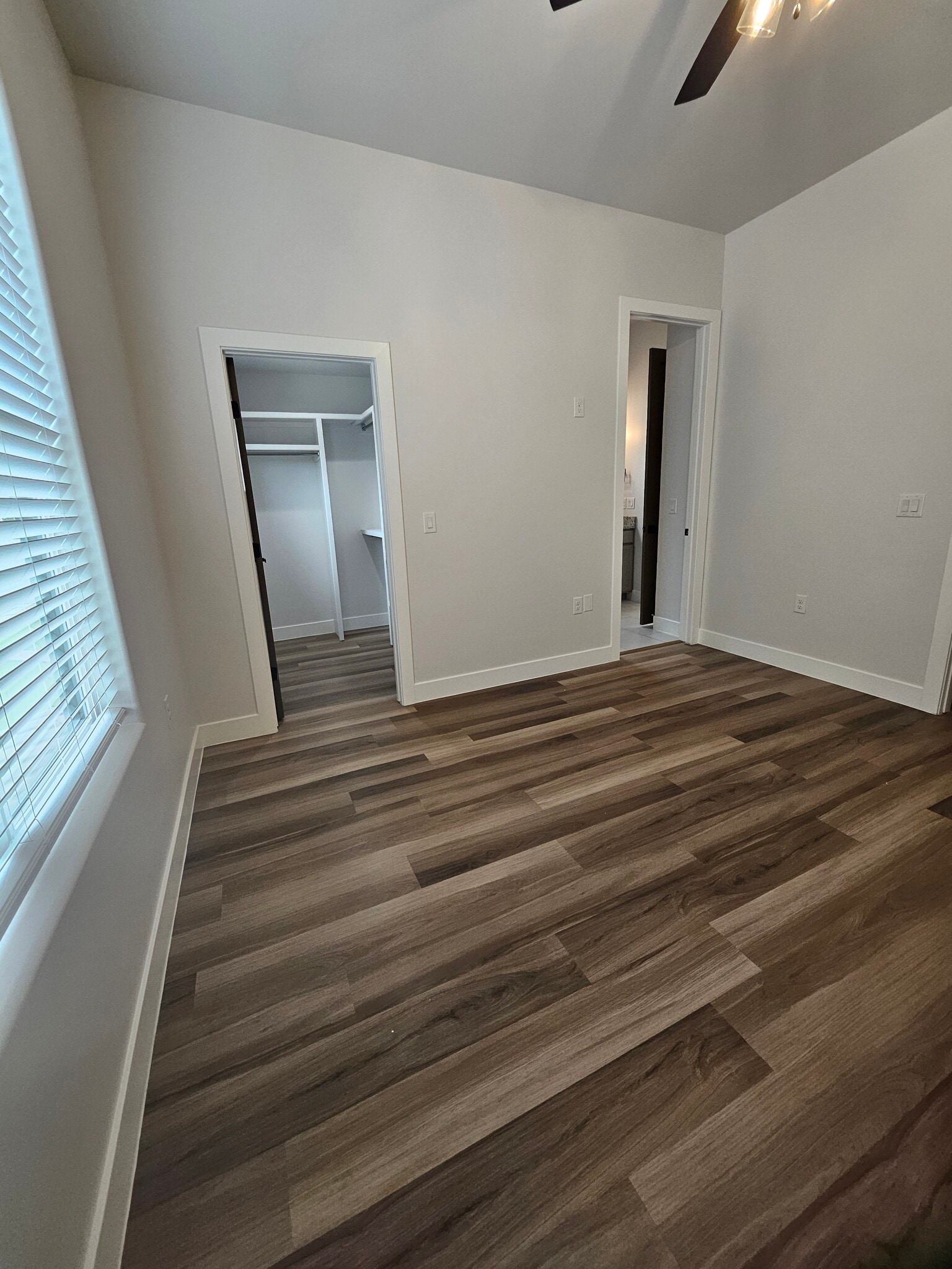 Building Photo - 1003 N Armijo St