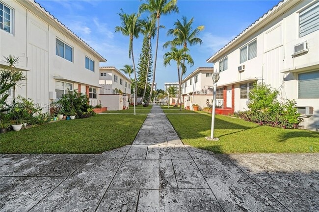 Building Photo - 1203 Marseille Dr