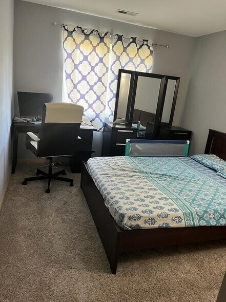 Building Photo - 2526 Looking Glass Ct