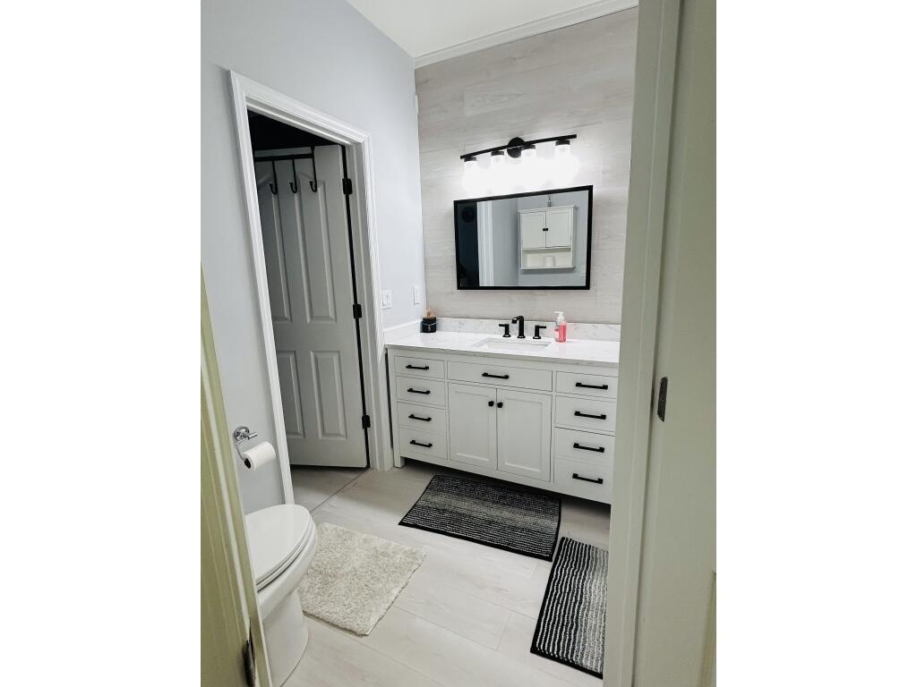 Building Photo - 2046 Alta Meadows Ln