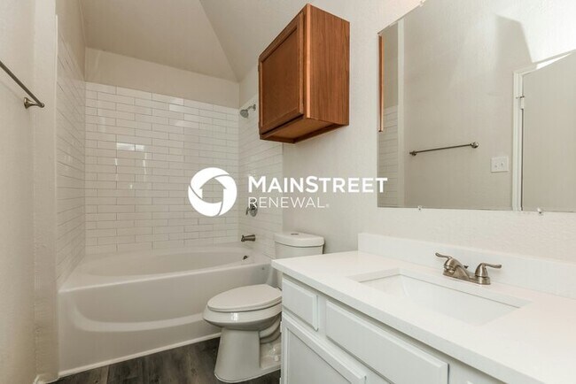 Building Photo - 3 Bedroom Pet-Friendly Home in FORT WORTH, TX with Main Street Renewal