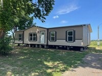 Building Photo - 633 Kevin St