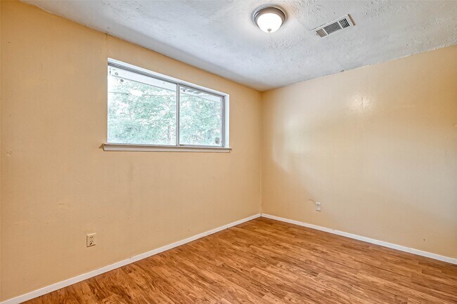 Building Photo - 14427 Campden Hill Rd