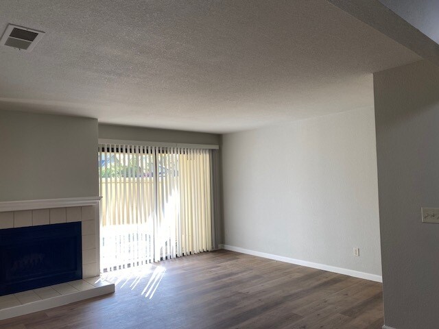 Building Photo - 1806 Woodlake Dr