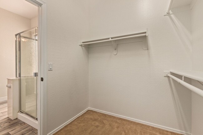 Building Photo - 3 Bedroom with Den in Chandler