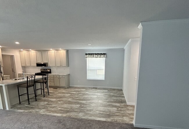 Building Photo - 118 Poplar Dr