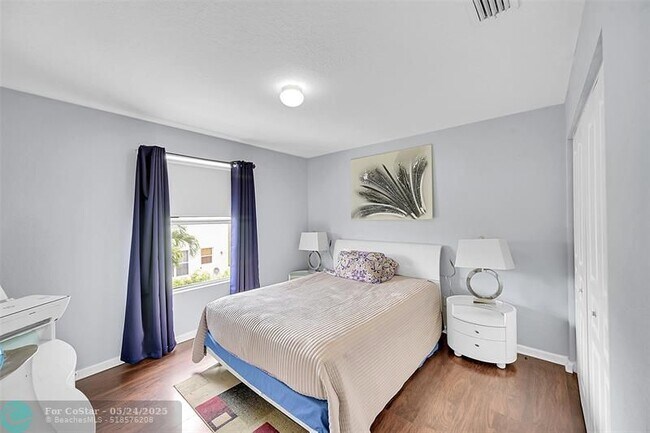 Building Photo - 5418 Sunseeker Blvd