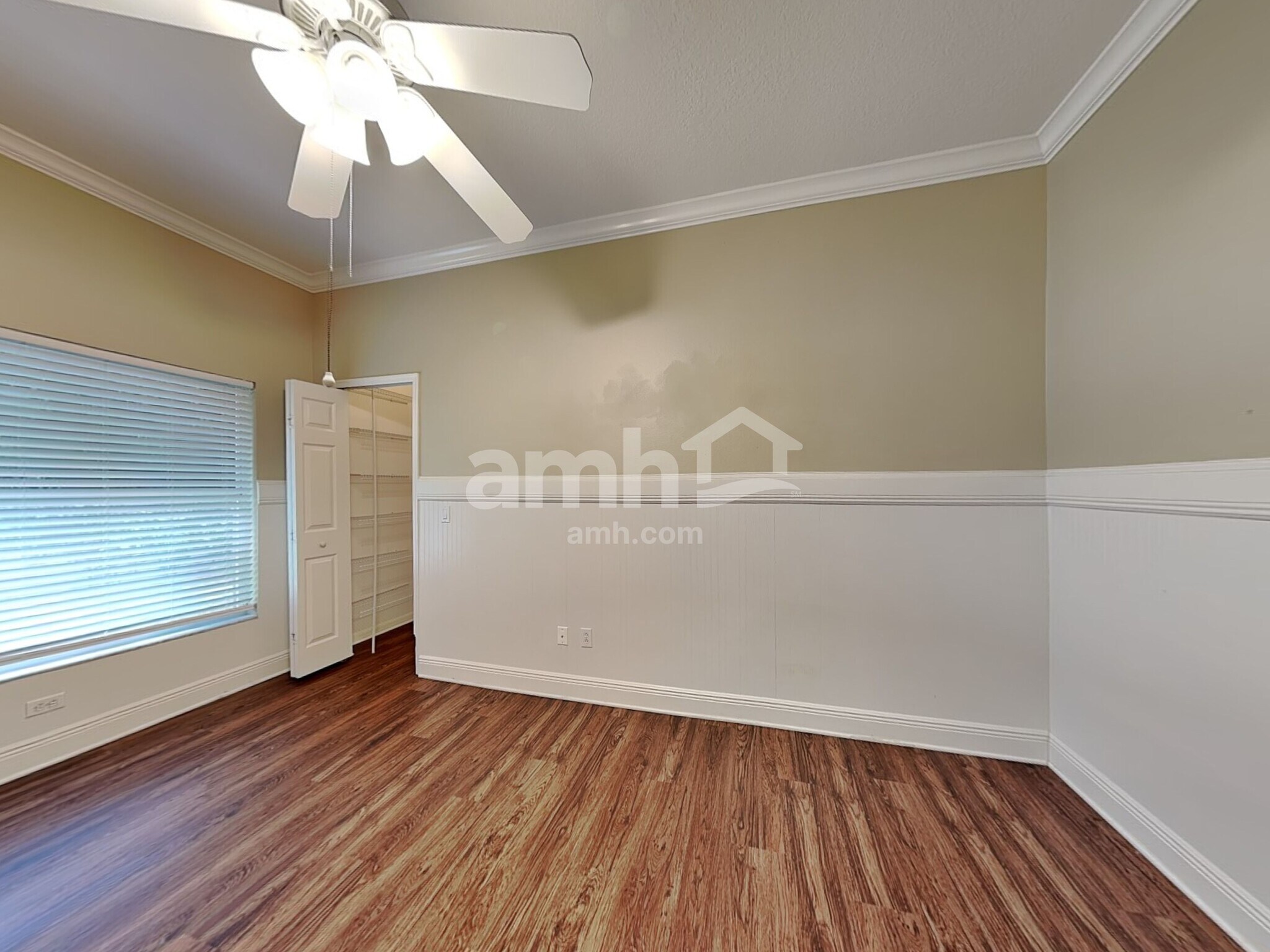 Building Photo - 883 Moonluster Dr