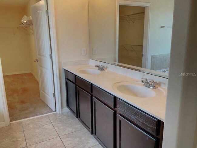 Building Photo - 4058 Brookshire Cir
