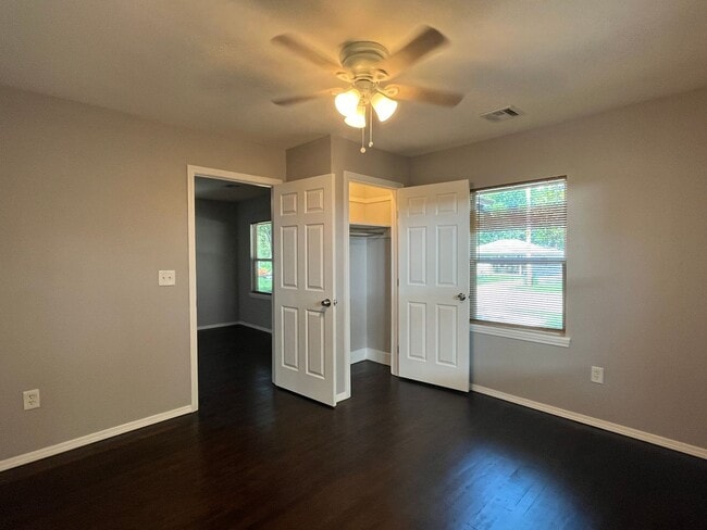 Building Photo - Tulsa: 3 bedroom house On A Private Road