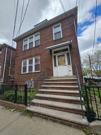 Building Photo - 506 N 13th St