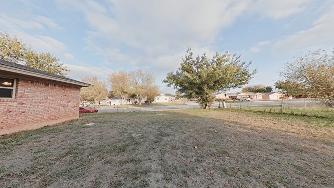 Building Photo - 3821 SE Elmhurst Ln