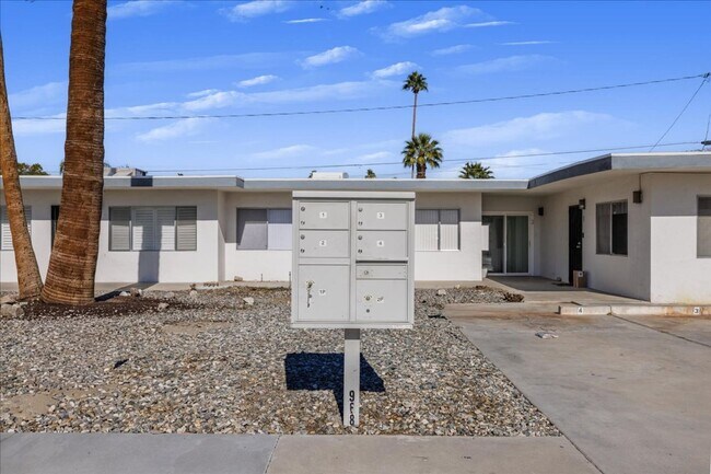 Building Photo - 4444 E Sunny Dunes Rd