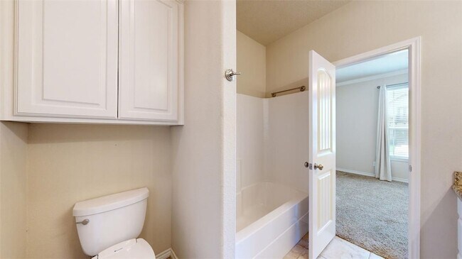 Building Photo - 3805 Silverthorne Ln