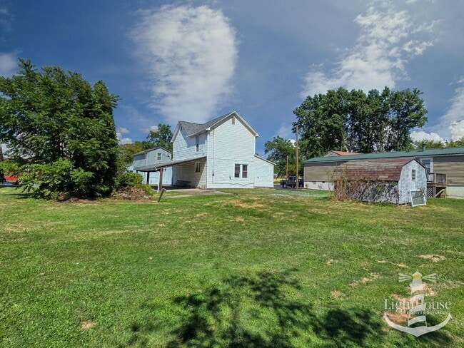 Building Photo - 225 Pickwick St