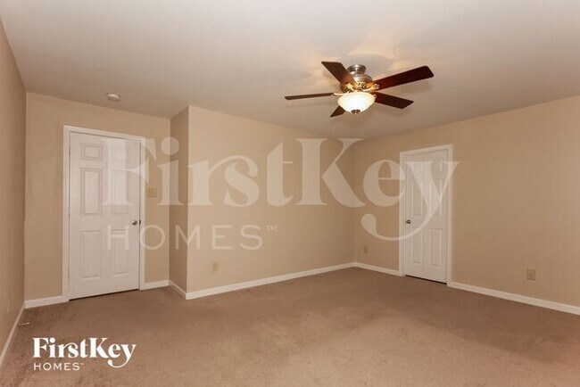 Building Photo - 955 Littleton Dr