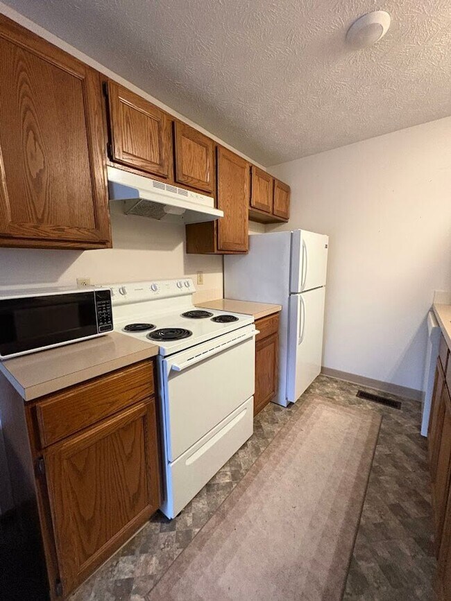 Building Photo - 4646 Castlebar St NW