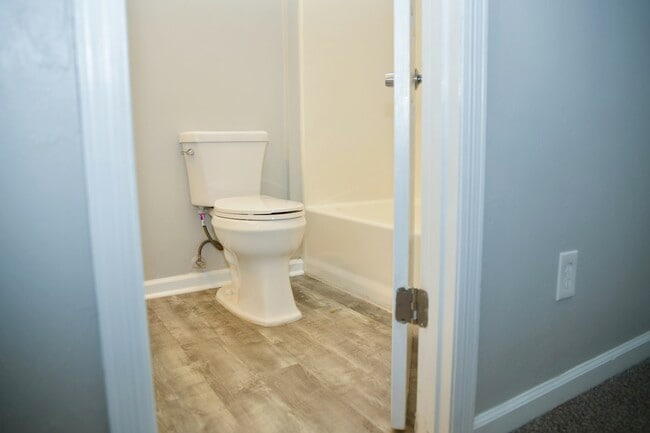 Building Photo - 4889 Old Bainbridge Rd