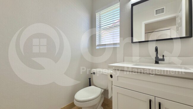 Building Photo - 14858 S 46th Pl
