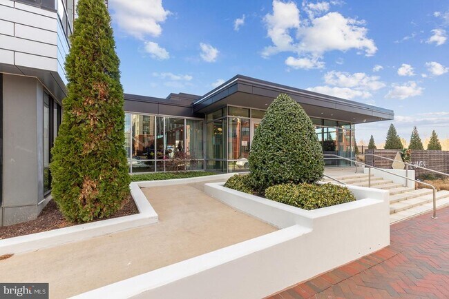 Building Photo - 145 Riverhaven Dr