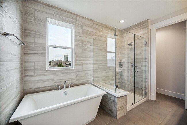 Building Photo - 2803 Hicks St